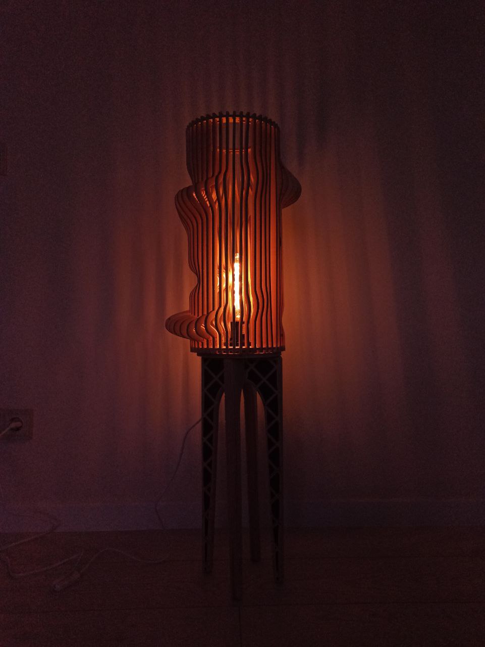 Дизайнерский светильник из фанеры ручная работа Саратов вид 2